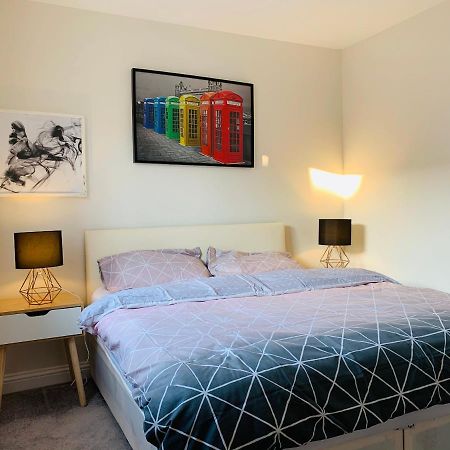Alpha, Private Double Room, City Centre, Free Parking, Sittingbourne, Kent Exterior foto